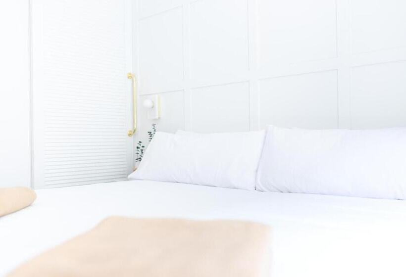 اتاق سوپریور با تخت بزرگ, Room Mate Cosmo - City Centre, Valencia