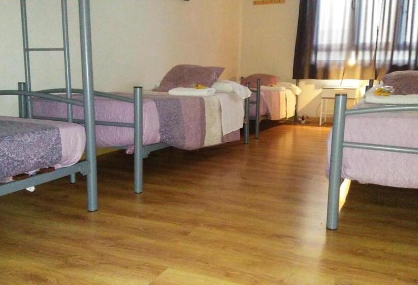 Семейный Номер Совместный Санузел, Alma Del Camino   Rooms & Albergue   Hostel