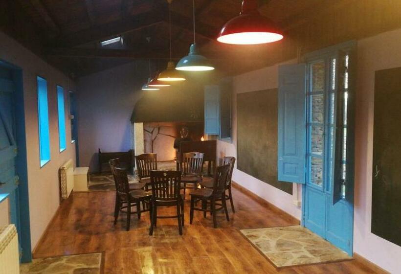 اتاق خانوادگی, O Albergue   Hostel