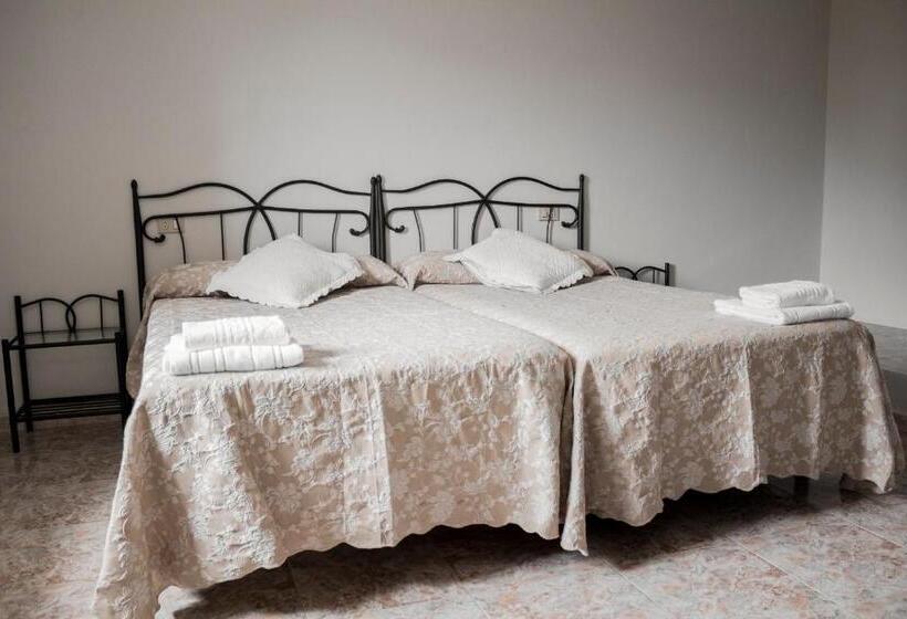 Номер Стандарт, Pension Casa Maruja