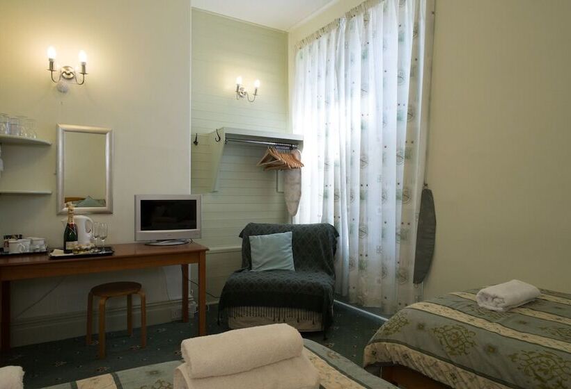 Семейный Номер, Somerset House B&b