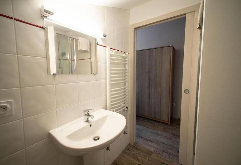اتاق استاندارد سه نفره, Chalet Annapurna