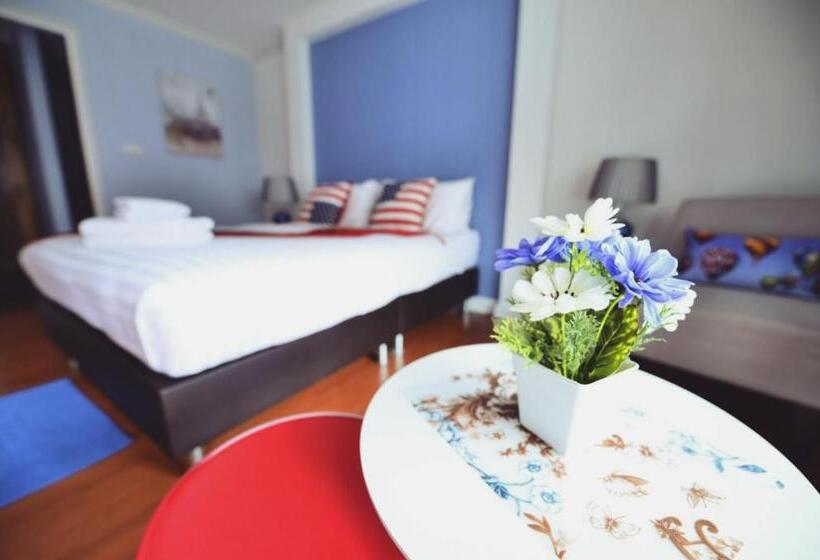 Номер Deluxe, The Tamnan Pattaya Hotel & Resort