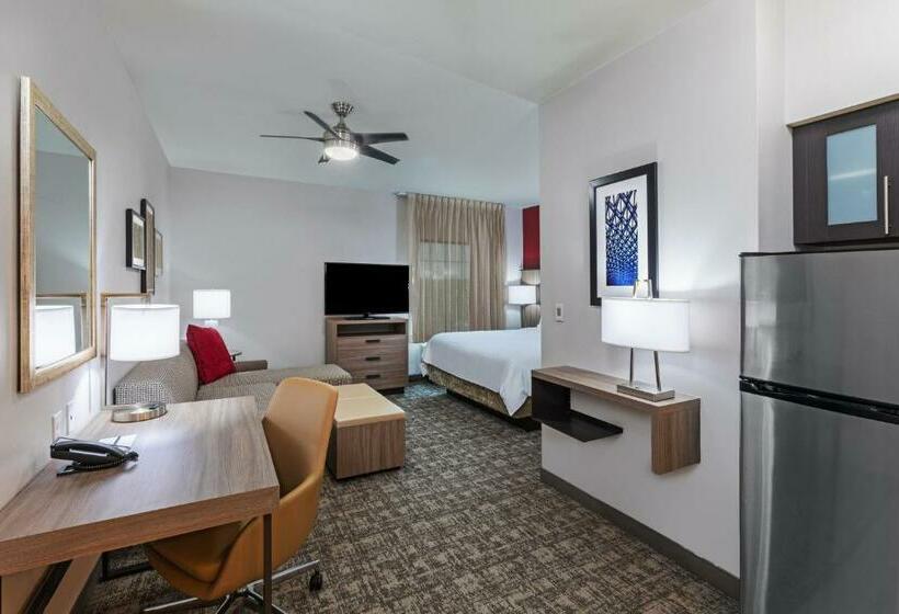 キングサイズベッドのデラックススイート, Staybridge Suites   Houston Iah Airport East, An Ihg