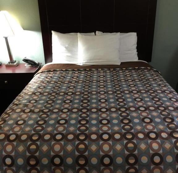 Номер Стандарт 2 Двуспальные Кровати, Pearsall Inn And Suites