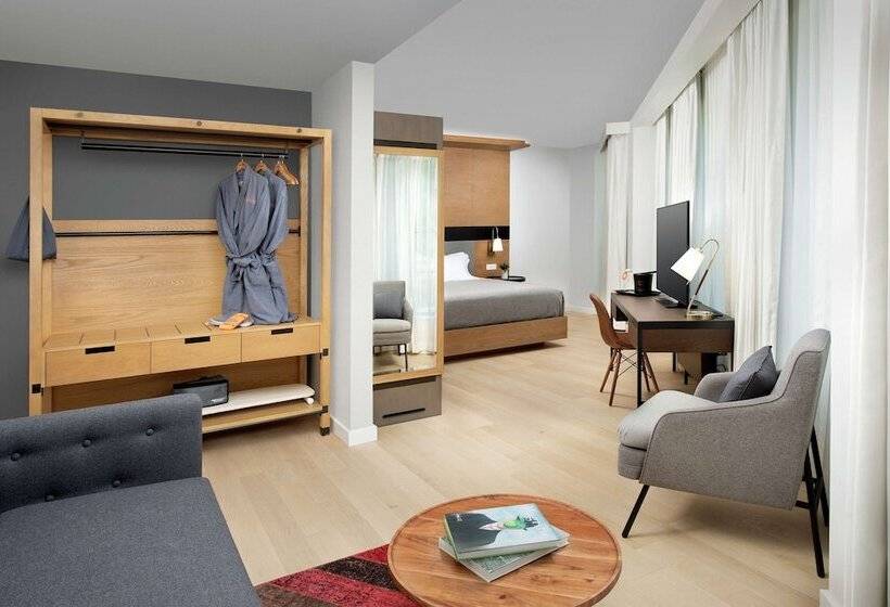 Студия Стандарт Двуспальная Кровать, Canopy By Hilton Ithaca Downtown