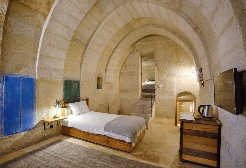 سوییت, Design Cave