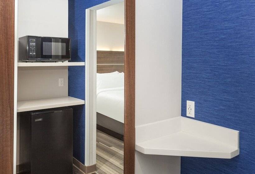 스위트, Holiday Inn Express & Suites   Hudson I 94, An Ihg