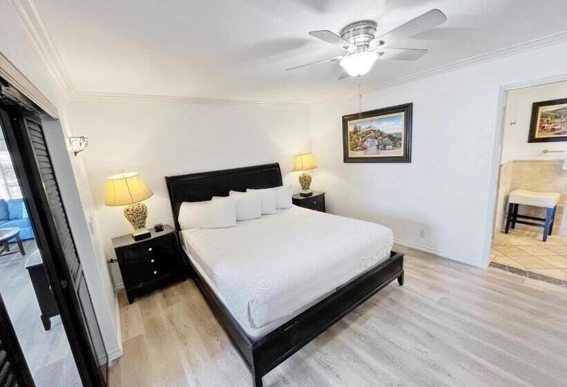 Люкс Вид на Море, Catalina Courtyard Suites
