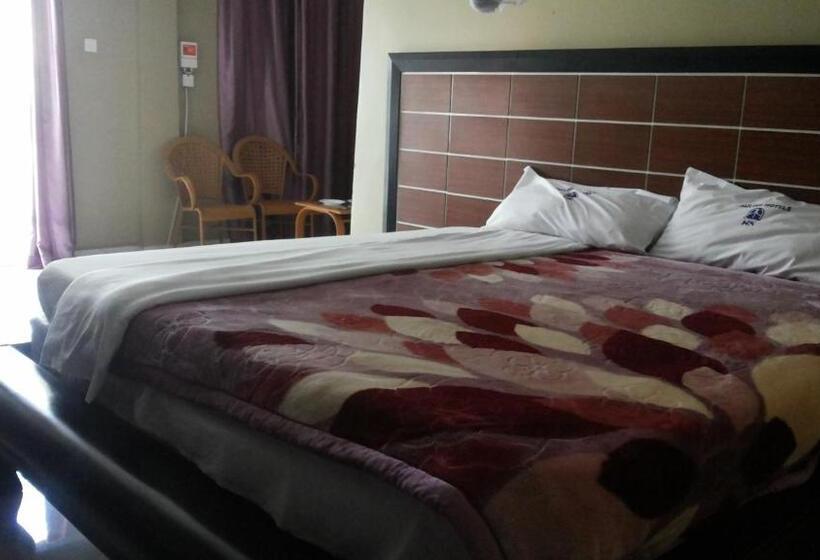 اتاق سوپریور با تخت بزرگ, Pauline Hotel Lira