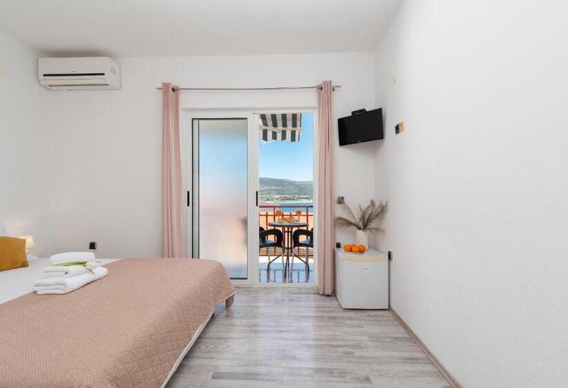 اتاق استاندارد با چشمانداز دریا, Aldino Rooms