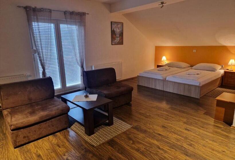 اتاق لوکس خانوادگی, Plitvice Palace