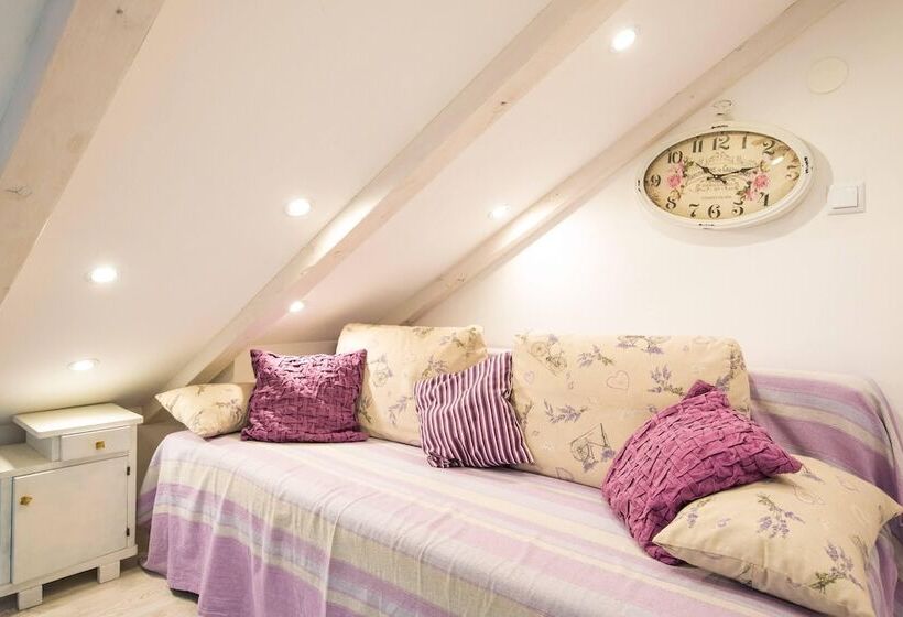 침실 3개 바다 전망 아파트, Guest House Gugily