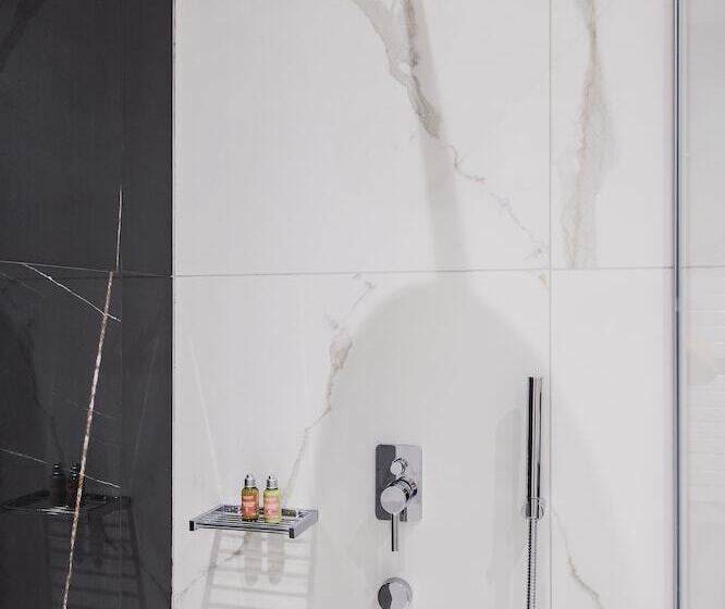 スーペリアールーム, Pod Zidom Rooms
