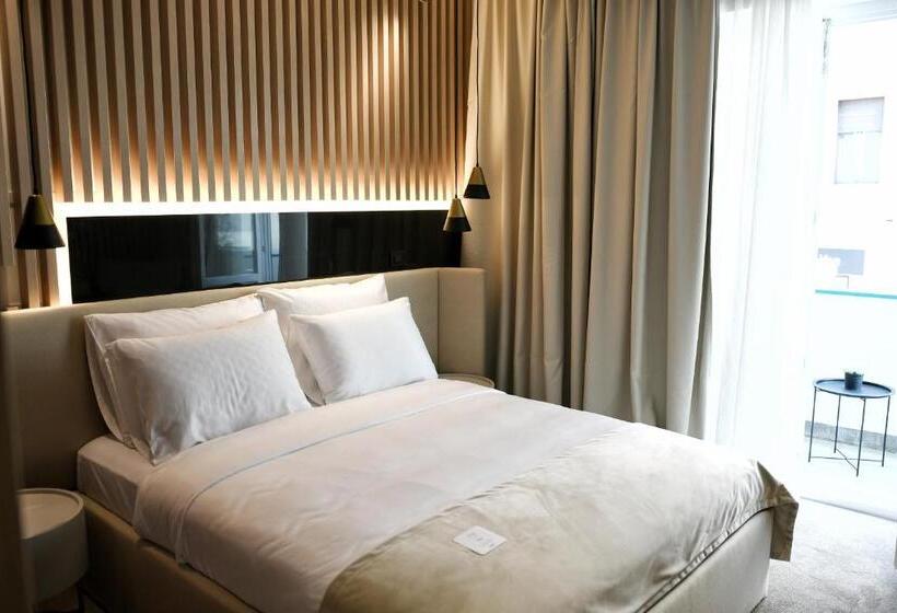 バルコニー付きデラックスルーム, Pod Zidom Rooms