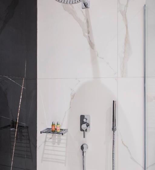 スーペリアールーム, Pod Zidom Rooms