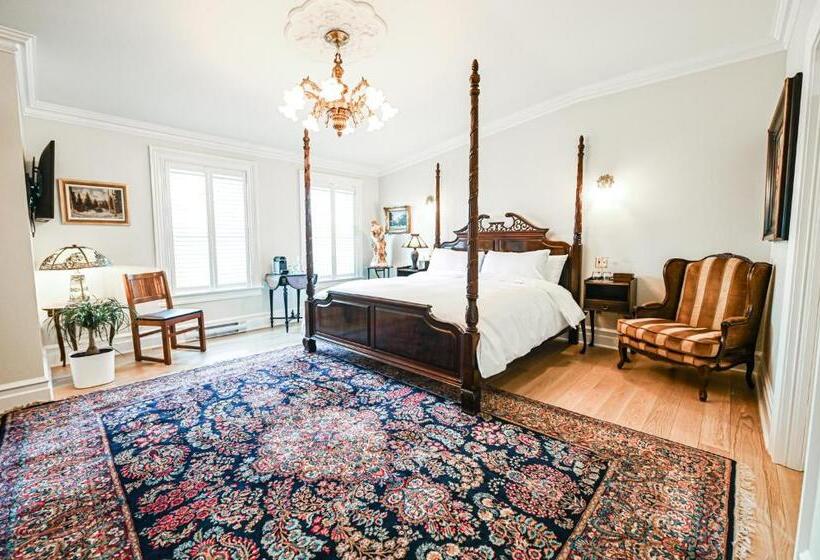 キングサイズベッドのスタンダードルーム, Stonehaven Le Manoir  Relais & Chateaux