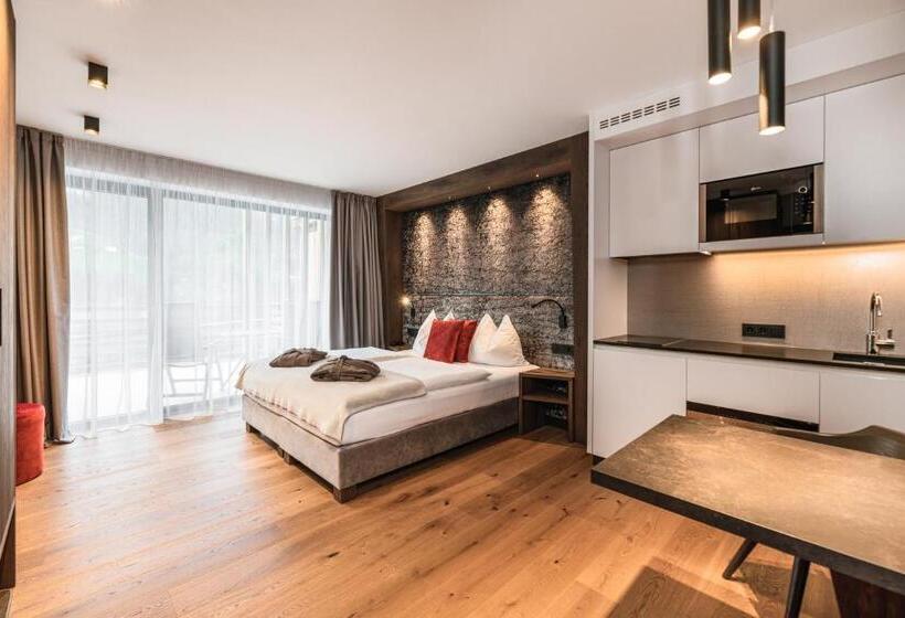 Студио Стандарт с Балконом, Boutique Hotel Planlim