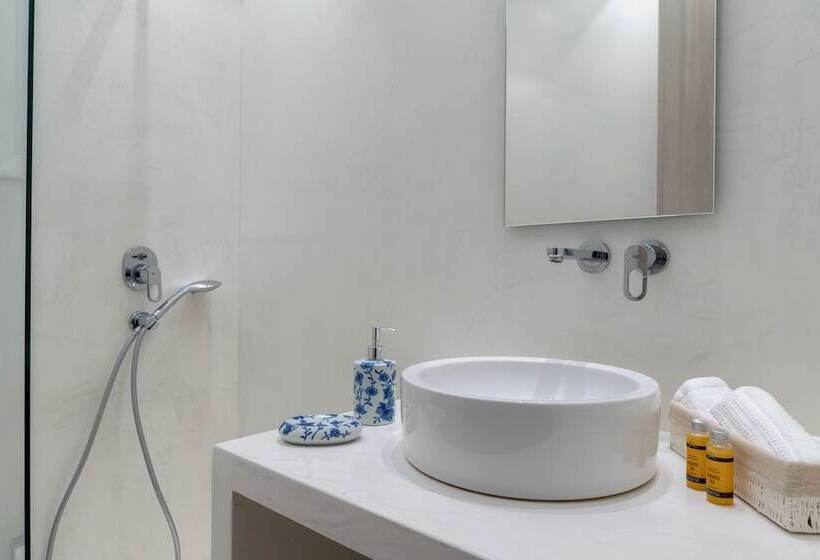 Полулюкс, Porto Vecchio Luxury Suites