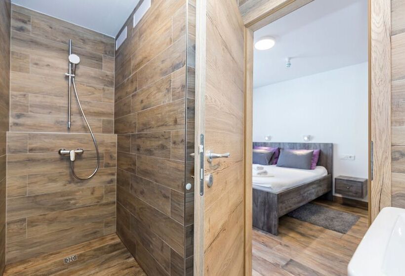 Номер Deluxe Вид на Город, Apinelo Tower Rooms