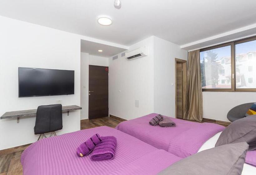 Номер Deluxe Вид на Город, Apinelo Tower Rooms