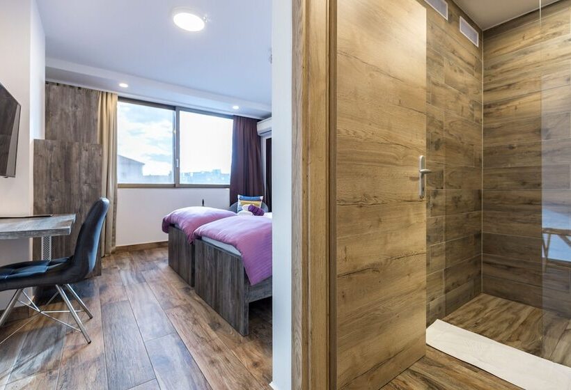 Номер Deluxe Вид на Город, Apinelo Tower Rooms