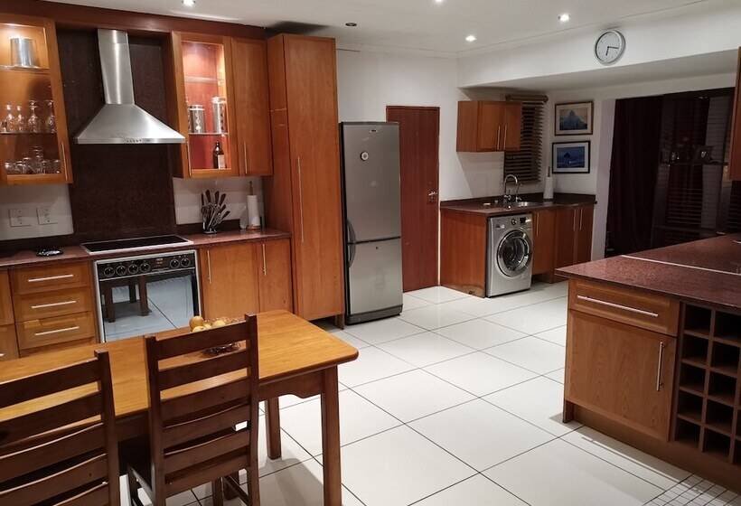 Дом 3 Спальни, Paulshof Guesthouse