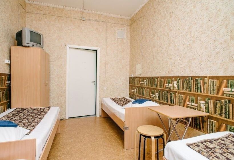 스탠다드 트리플 룸, Zvezda Hostel