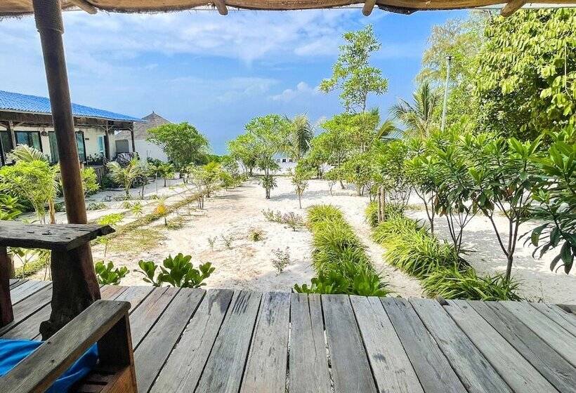 سوییت خانوادگی, Long Beach Resort Koh Rong