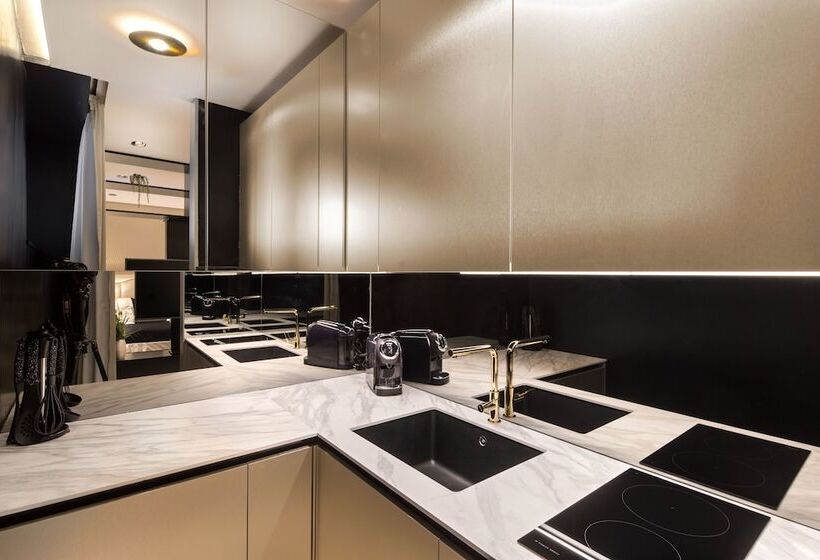 استودیوی لوکس, Posh Residence Luxury Suites
