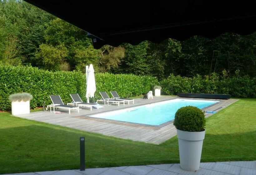 اتاق استاندارد با چشم‌انداز باغ, Villa Tiffany