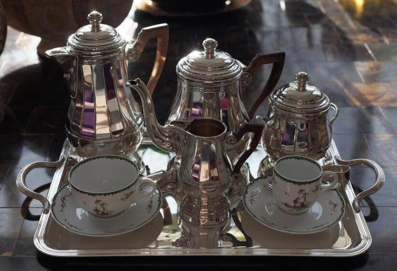 اتاق لوکس, Villa Tiffany