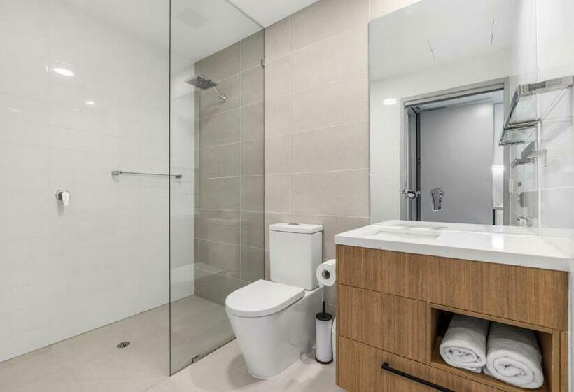 스탠다드 스튜디오, Essence Suites Taringa