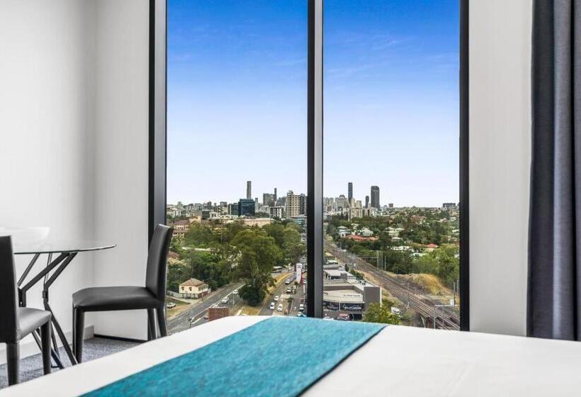 스탠다드 스튜디오 퀸 침대, Essence Suites Taringa