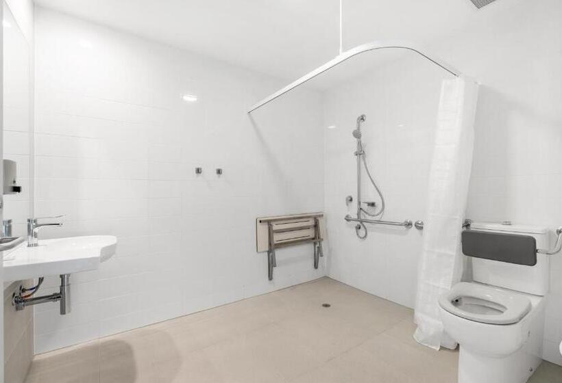 스탠다드 스튜디오 도시 전망, Essence Suites Taringa