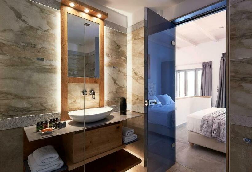 带海景的复工套房, Emgard Suites Kythnos