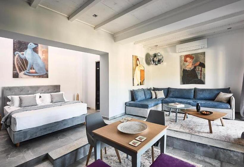 带海景的复工套房, Emgard Suites Kythnos
