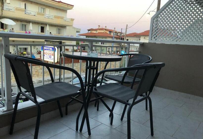 Номер Стандарт, Brother's House
