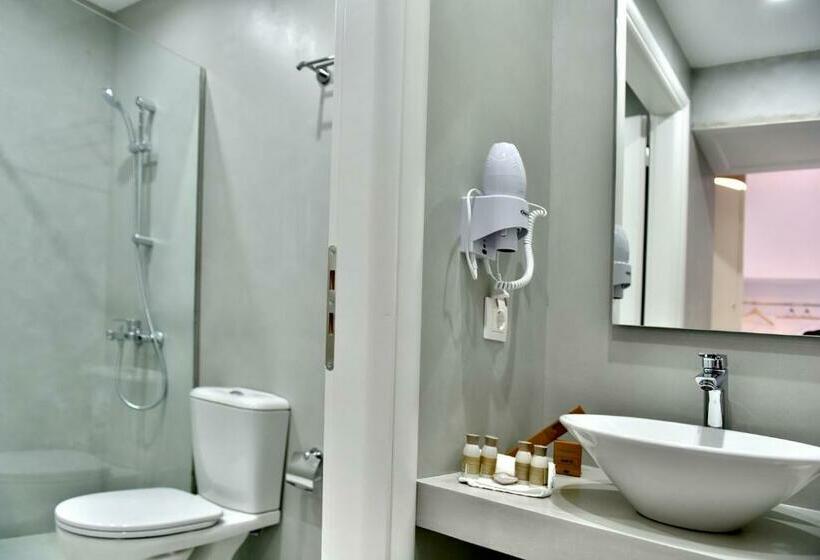 Трехместный Номер Стандарт Interior, Douskos Port House