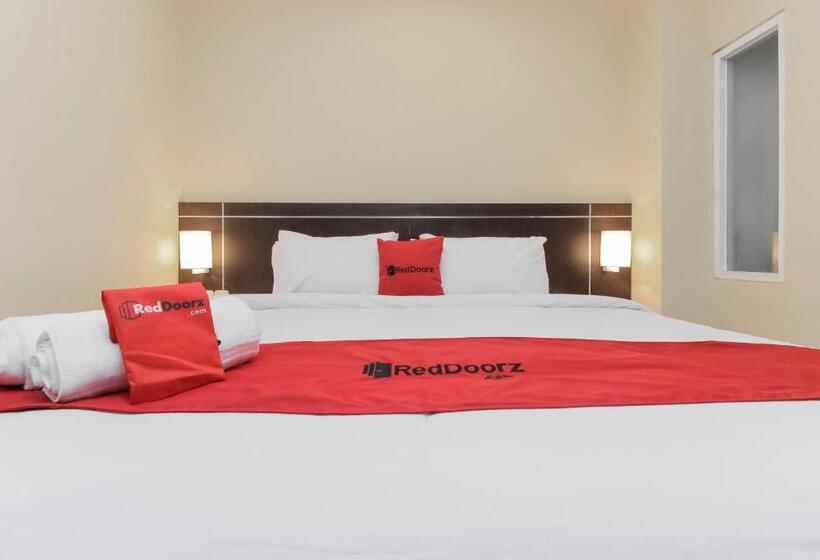 Номер Economy, Reddoorz Plus @ Thamrin
