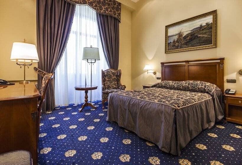 اتاق اجرایی, Premier Palace Hotel Kyiv