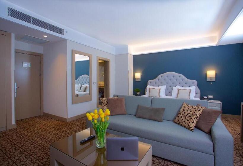 Люкс, Ramada By Wyndham İstanbul Taksim