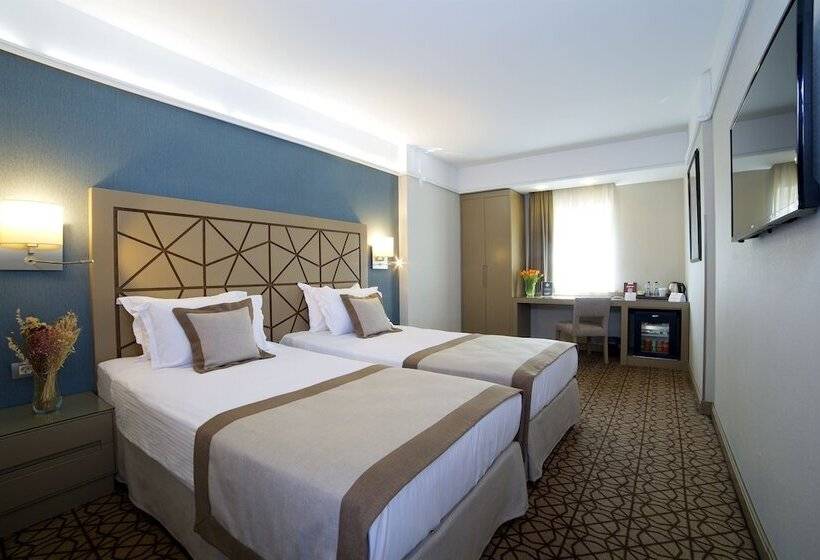 Номер Стандарт, Ramada By Wyndham İstanbul Taksim