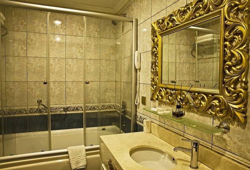 سوییت لوکس, Seres Hotel Old City
