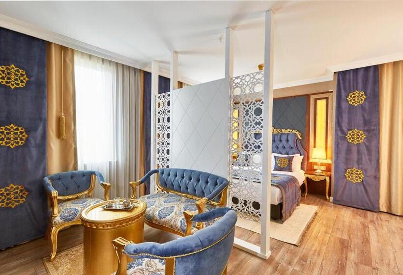 سوییت لوکس, Seres Hotel Old City