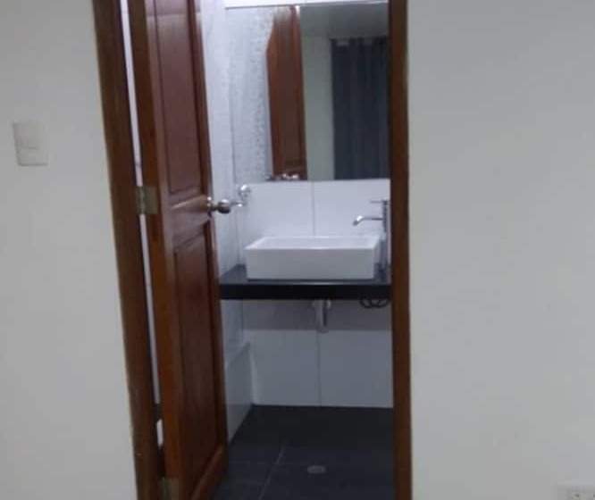 Номер Стандарт, Samuel's House