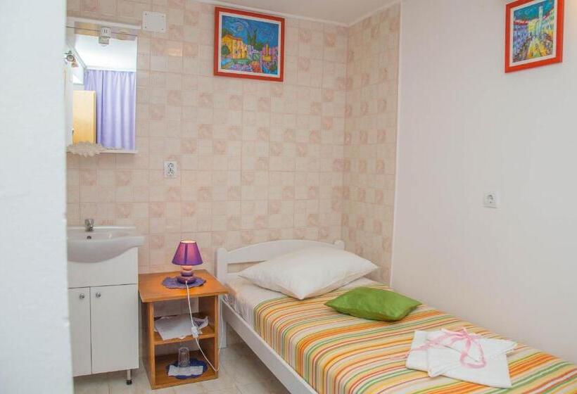 غرفة قياسية فردية, Guest House Jeljenic