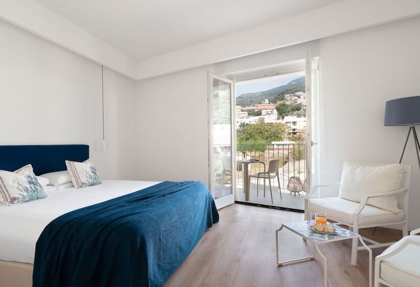 جناح جونيور, Domo 20 Hotel & Rooftop