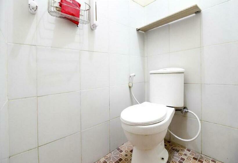 Номер Economy, Reddoorz Plus Near Stadion Mandala Krida