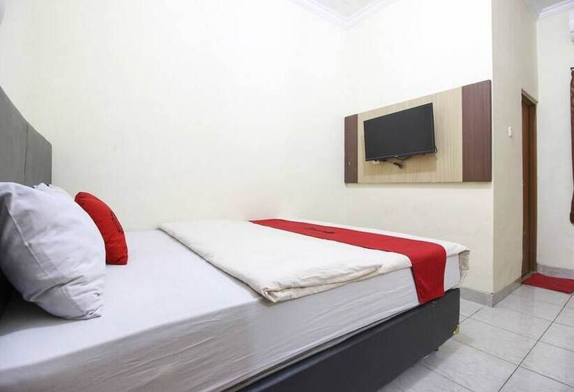 Номер Стандарт, Reddoorz Plus Near Stadion Mandala Krida
